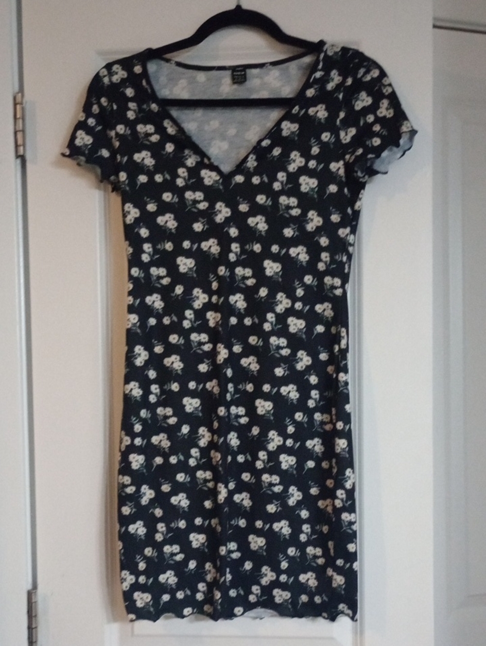 Floral V-Neck Short Sleeve Dress - Black with White Flowers